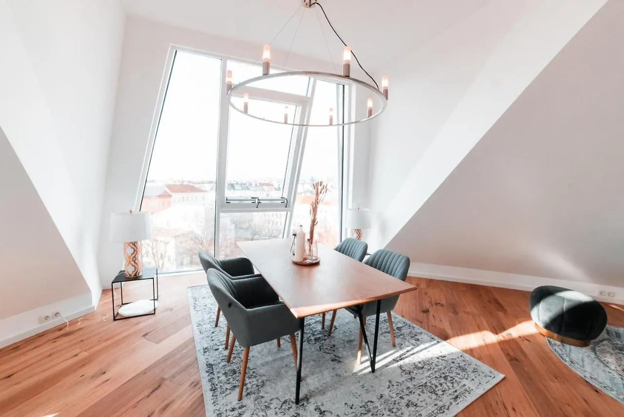 Triangle Penthouse Wien 0*, Vienna