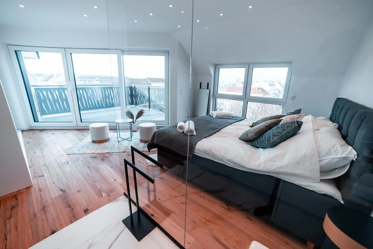 Triangle Penthouse Wien 0*, Vienna